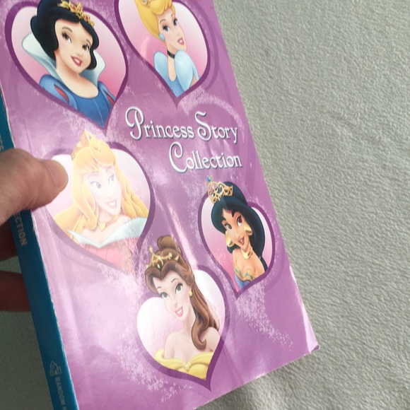 👑 Disney “Princess Story Collection,” Early Reader Book by Step Into Reading 👑 - Picture 13 of 16